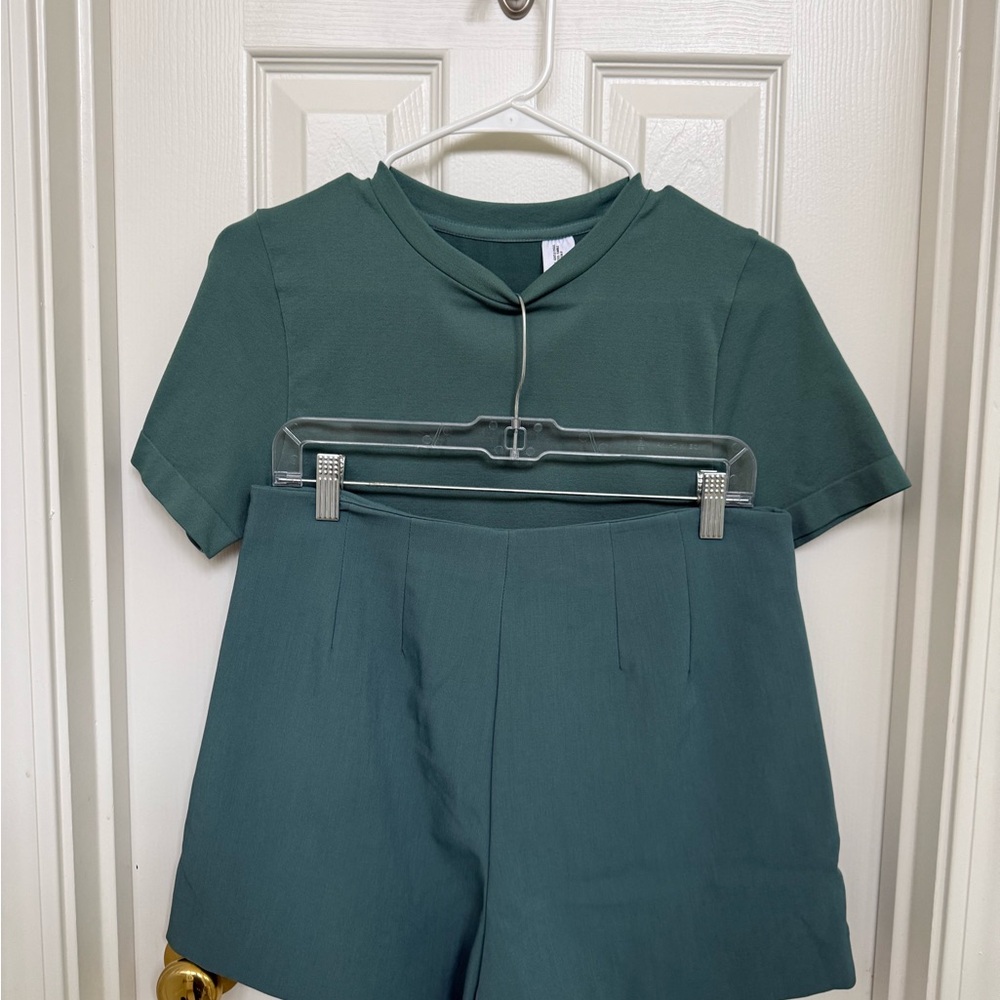 2 piece matching tee and shorts fit